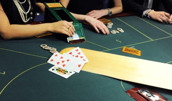 How to Play Chemin de Fer on 12BET India